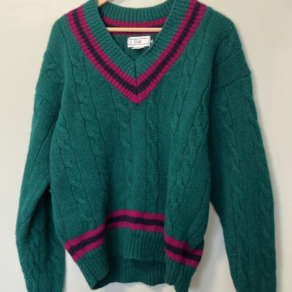GAP Green V-Neck Cable Knit Varsity Sweater - Picture 5 of 6